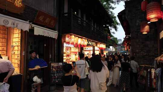 4K延时拍摄成都锦里古街夜景成都地标