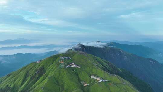 大气山峰森林航拍山川云海山脉壮丽山河风光