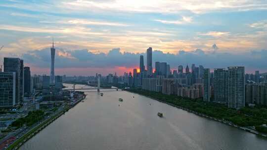 傍晚下的珠江新城琶洲广州塔