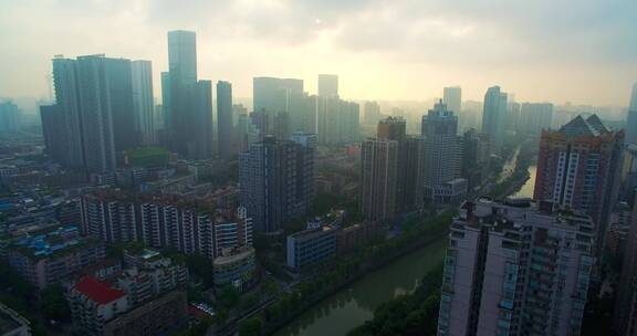 金色朝阳中的成都航拍城市风景