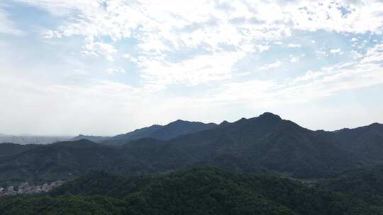 航拍晨曦中的西湖名胜风景区西湖群山