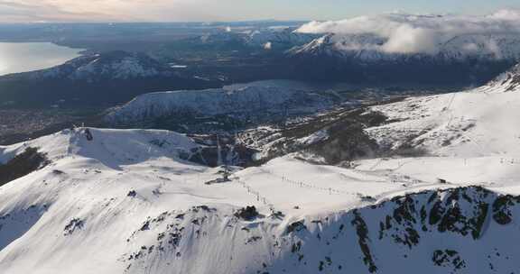 滑雪缆车，山脉，斜坡，雪