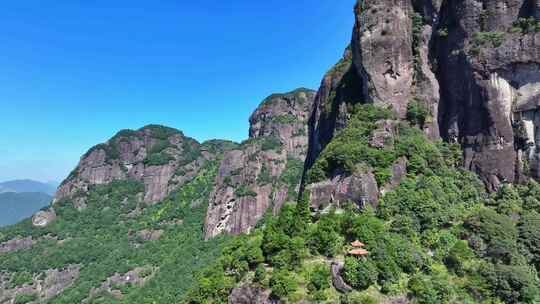 航拍福建漳州平和县灵通岩山林风光