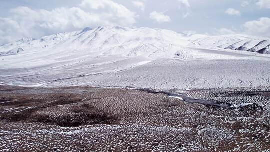 青海雪山拉脊山