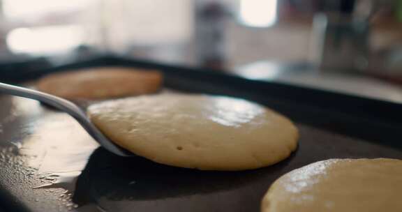 煎饼，早餐，抹刀，翻转