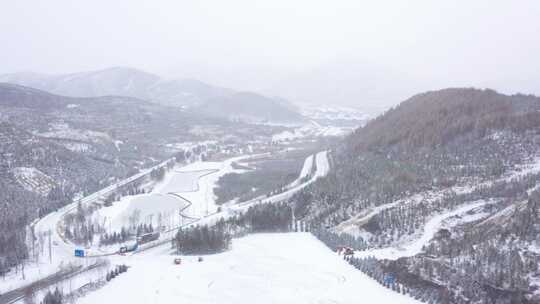 航拍河北省张家口崇礼区密苑云顶乐园滑雪场