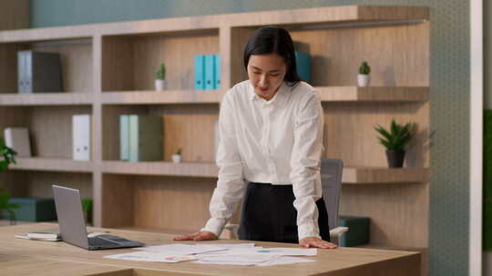 自信成功专家亚洲日本女商人女女孩中国韩国