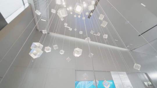 透明方块艺术装置现代展厅水晶吊灯光影效果