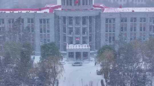 哈尔滨高校雪景之黑龙江中医药大学