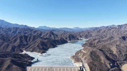 山区 村庄 航拍 山脉 村落蓝天