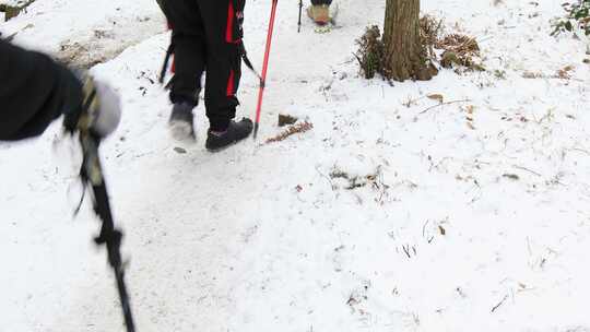 登山团队背包客行者攀登探险旅行远方雪山视频素材模板下载