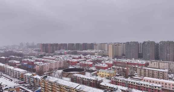 冬季城市住宅区和高楼鸟瞰全景