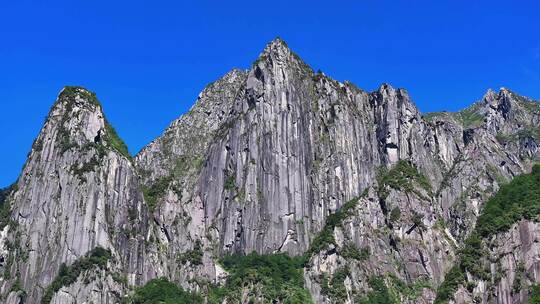 航拍四川甘孜磨西镇燕子沟高山峡谷风光