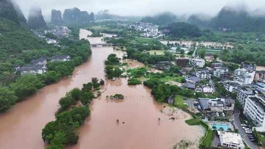 桂林阳朔暴雨漓江遇龙河河水暴涨视频素材模板下载