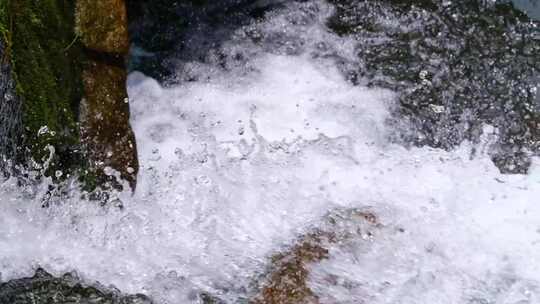 河边流水河流河水小溪山泉泉水流体液体水流