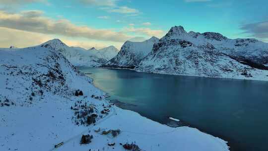 挪威罗弗敦群岛北极圈雷纳冬季雪景高空航拍