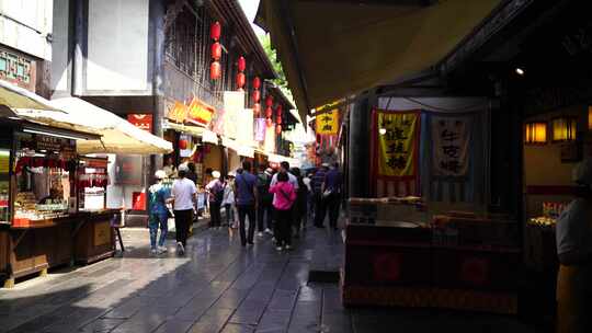 成都锦里古街走路第一视角路上行人街景人流