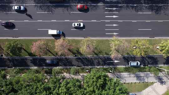 异木棉花盛开的广州道路航拍