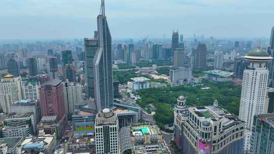 上海市黄浦区外滩南京东路上海世茂广场人民