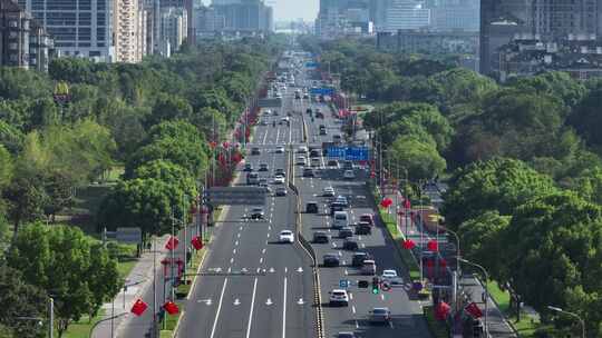 4K航拍江苏昆山城市道路国庆氛围