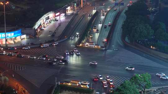 4K城市十字路口车流夜景车流转场视频