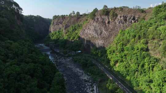 云南保山市腾冲曲石乡龙江柱状节理景区