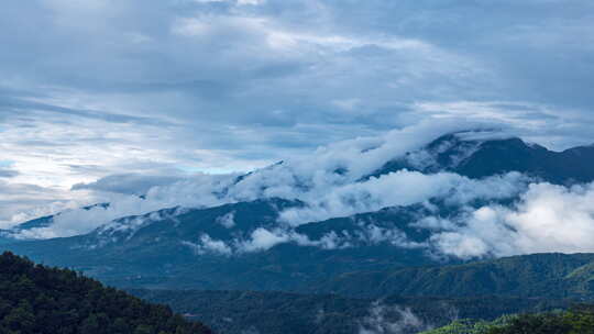 【延时】雨后云雾缭绕的高山