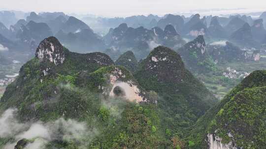 航拍桂林喀斯特地貌山峰山脉