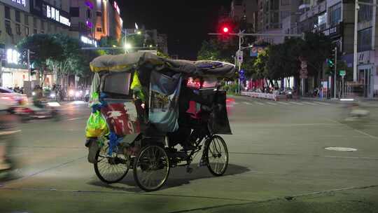 夏夜县城的十字路口，黄包车特写