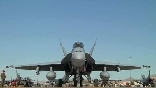 F16战斗猎鹰战机起飞视频素材模板下载