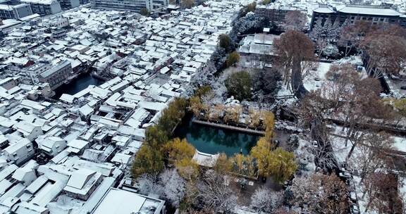 济南大明湖公园雪景航拍        荐