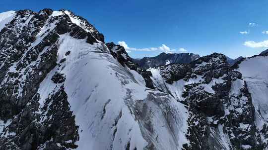 新疆天山雪山