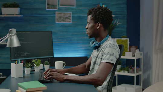 网络安全界面上的成人编程Web代码