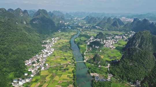 乡村田野的美丽风景航拍