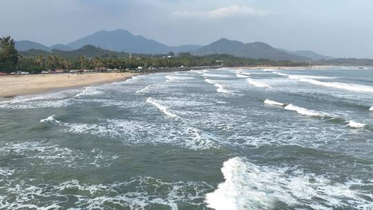 航拍大海灯塔治愈系海浪风景海景海南长焦