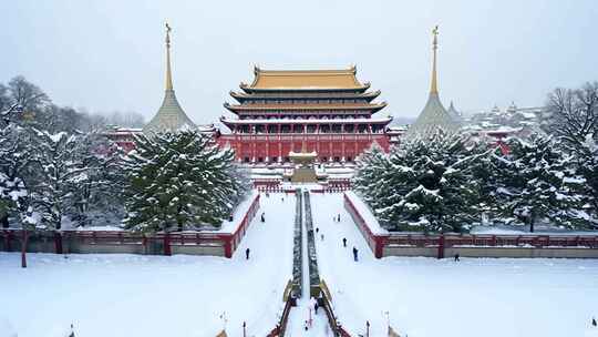 雪中的中式古建筑鸟瞰全景