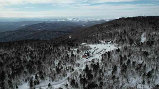 吉林长白山雪岭森林冬季自然风光航拍