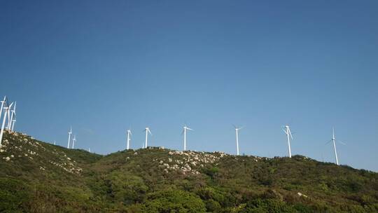广东省汕头市南澳岛海岛发电风车航拍