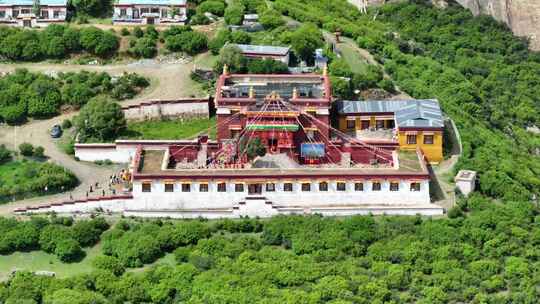 西藏山南达拉岗布寺航拍