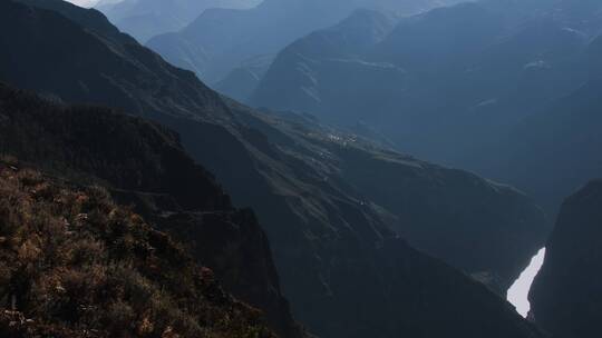 大山视频中国西南掩隐在大山深处的江河