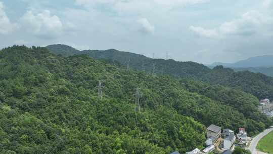 山上电网铁塔电线航拍乡村农村深山电力输送