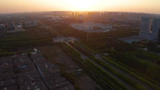 城市道路夕阳