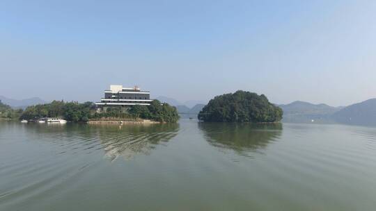 航拍青山湖中小岛