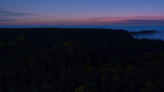 森林晚霞航拍云海夕阳云雾