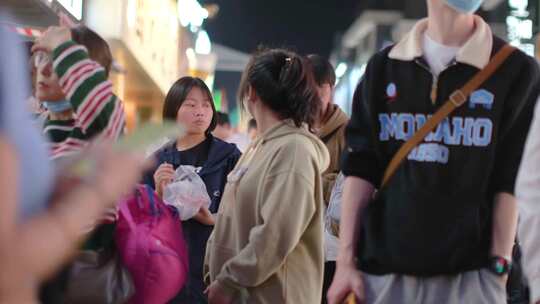 浙江省杭州市武林夜市商圈夜晚夜景逛街购物