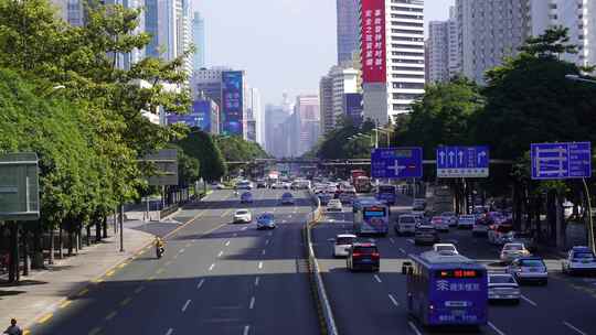 深圳道路交通深南大道车流上下班车来车往