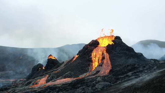 火山喷发的熔岩