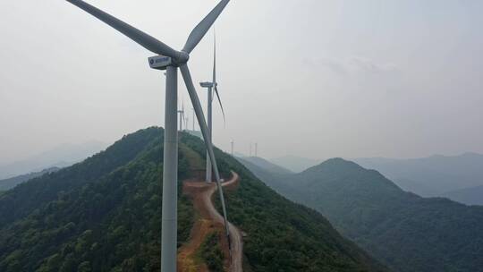 风力发电车新能源绿色能源航拍视频视频素材模板下载