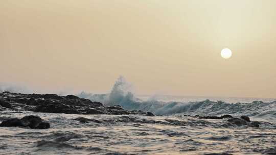 海洋，海浪，岩石，阳光