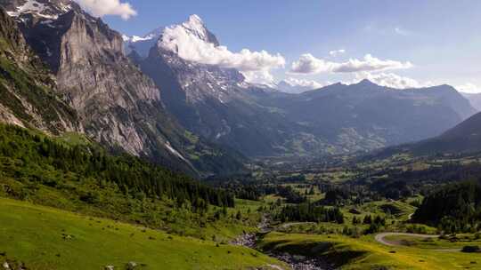 瑞士阿尔卑斯山格林德沃尔德童话山景的超翻拍视频素材模板下载